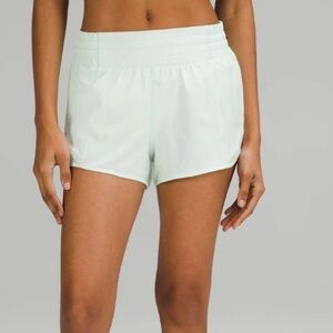 Lululemon Hotty Hot 2.5” Mint Shorts